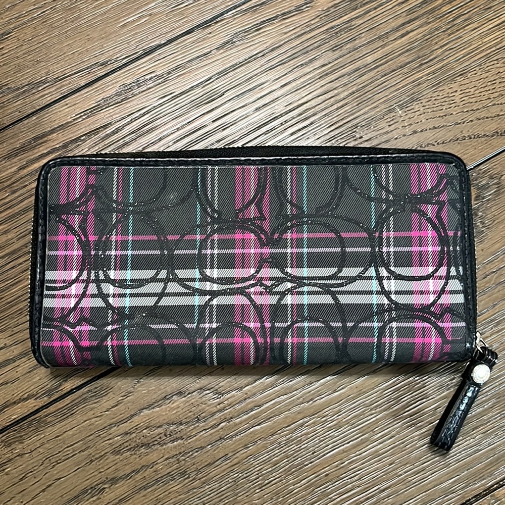 Coach Wallet. Used Once. Great Condition - image 2